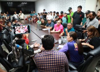 Atiende Presidenta Municipal a comerciantes de La Paz