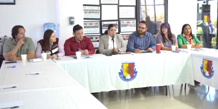 Analizan Diputada Gabriela Cisneros y el ISMUJERES propuestas que derivaron del 1er Parlamento de Mujeres