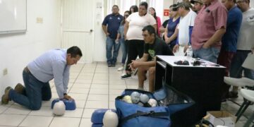 Capacitan al personal del Deporte Municipal en Cursos de Primeros Auxilios&nbsp; y Rescate Acuático