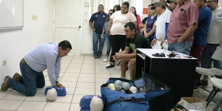Capacitan al personal del Deporte Municipal en Cursos de Primeros Auxilios&nbsp; y Rescate Acuático