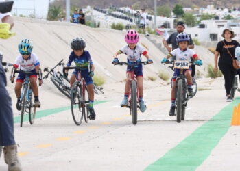 Celebran Carrera Ciclista Infantil en el Canalecón