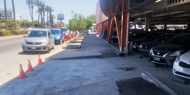 Clausura Ayuntamiento de La Paz obra sin autorización para modificar la vía pública