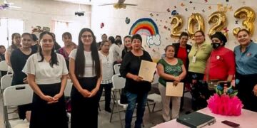 Clausuran cursos Centros de Desarrollo Comunitario del DIF La Paz