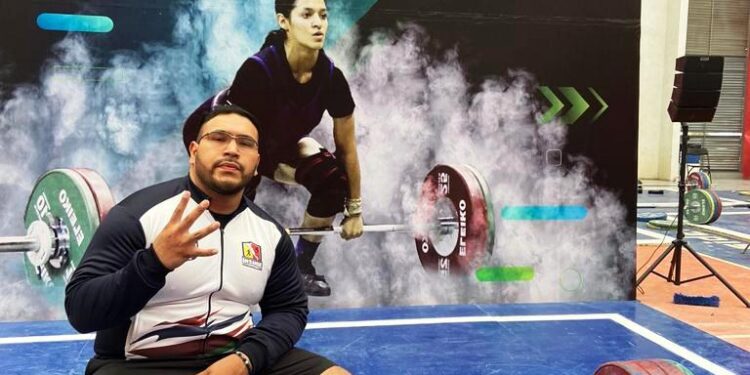 Compiten deportistas de Impulso en Nacional de Primera Fuerza de Halterofilia