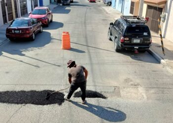 Continúa Servicios Públicos con bacheo en la ciudad y comunidades
