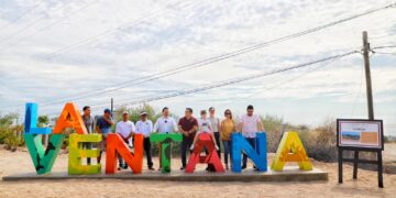 Develan Diputado Eduardo Van Wormer y SEPUIMM letras turísticas para las comunidades de El Sargento y La Ventana