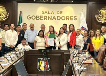 Presentan colegios de profesionistas y CMIC al Poder Ejecutivo, proyecto de Nuevo Reglamento de Construcciones para el Estado