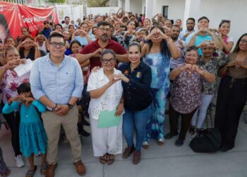 Participa Profesora Patricia López en Programa Mujeres Que Transforman Los Cabos