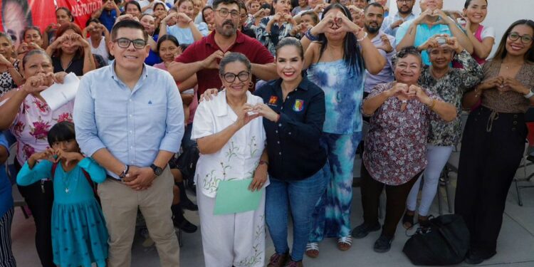 Participa Profesora Patricia López en Programa Mujeres Que Transforman Los Cabos