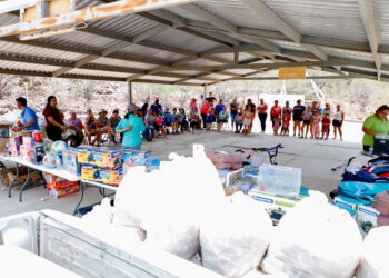 Entrega DIF La Paz apoyos en la comunidad de San Evaristo