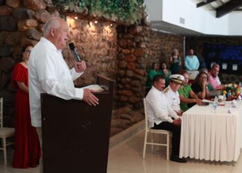 Asiste Gobernador a graduación de estudiantesen escuela secundaria José Pilar Cota Carrillo