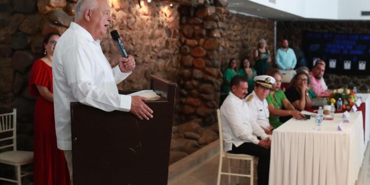 Asiste Gobernador a graduación de estudiantesen escuela secundaria José Pilar Cota Carrillo