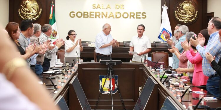 Entrega Gobernador VCC nombramiento a Noé Fiol como titular del INSUDE