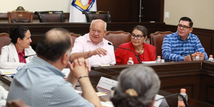 “BIENESTAR DE NIÑAS Y NIÑOS, TAREA COMPARTIDA DE INSTITUCIONES Y PADRES DE FAMILIA”: GOBERNADOR VCC