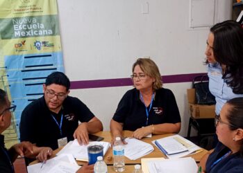 IMPARTEN A DOCENTES DE PRIMARIA TALLER DE ANÁLISIS SOBRE LA NUEVA ESCUELA MEXICANA