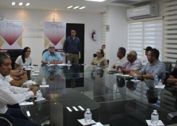GOBIERNO DEL ESTADO DA SEGUIMIENTO A DESAZOLVE DE LA BOCANA EN PUERTO ADOLFO LÓPEZ MATEOS