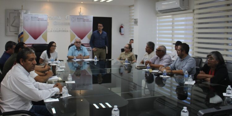 GOBIERNO DEL ESTADO DA SEGUIMIENTO A DESAZOLVE DE LA BOCANA EN PUERTO ADOLFO LÓPEZ MATEOS