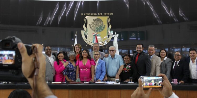 EN BCS PODERES TRABAJAN UNIDOS POR EL DESARROLLO Y BIENESTAR DE LA POBLACIÓN&nbsp;