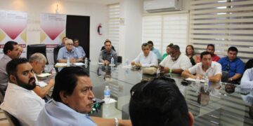 PRESENTA MESA PERMANENTE PLATAFORMA DE SERVICIO DE TRANSPORTE PARA LOS CABOS