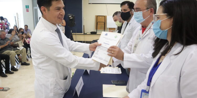 EGRESA NUEVA GENERACIÓN DE MÉDICOS INTERNOS DE PREGRADO EN HOSPITAL SALVATIERRA