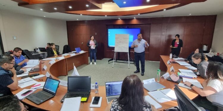 SE CAPACITAN SERVIDORES PÚBLICOS DE LA PGJE PARA SER REPLICADORES DE CURSOS DE ICITAP