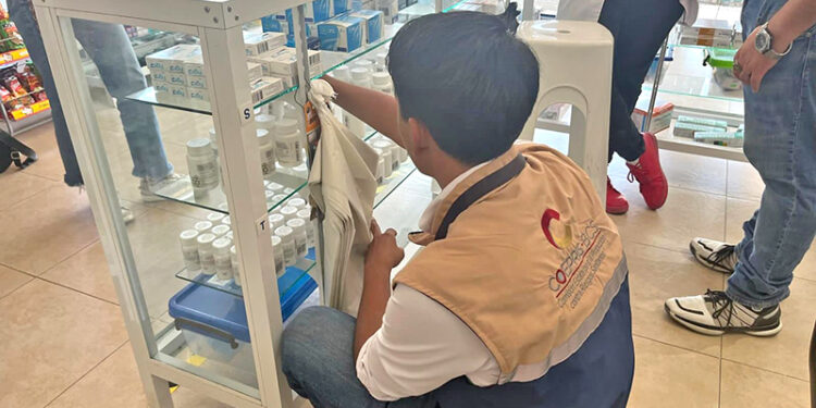 REALIZÓ COEPRIS NUEVO OPERATIVO DE VERIFICACIONES EN FARMACIAS DE LOS CABOS