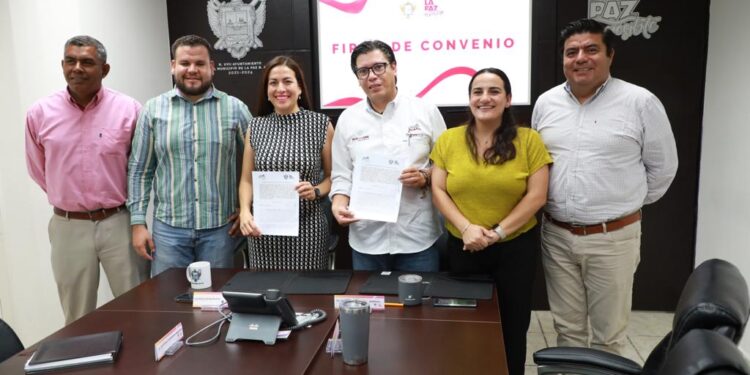 Firma Ayuntamiento de La Paz convenio con el Instituto Sudcaliforniano de Cultura