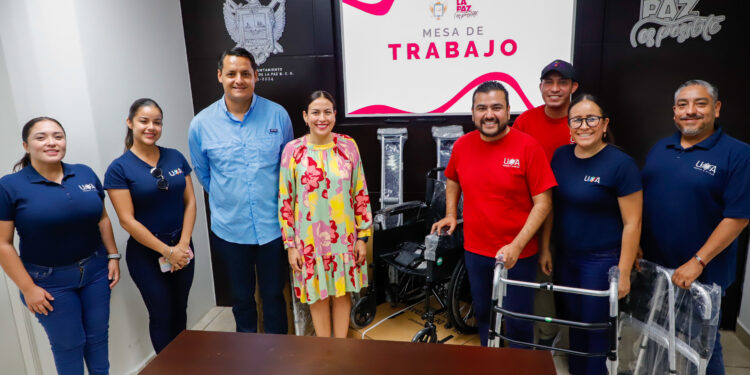 Recibe DIF Municipal La Paz donación de aparatos ortopédicos