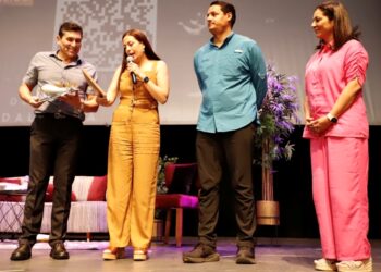 Recibe DIF Municipal La Paz donación de la conferencia “Cómo tratar con gente difícil”