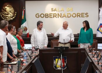 Acuerdan Gobernador y SEP federal fortalecer la educación&nbsp;media superior y superior en Baja California Sur