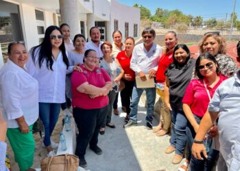 En términos de lo establecido por el artículo 105 de la Ley Orgánica del Gobierno Municipal, el pleno del Honorable Cabildo de Los Cabos aprobó por mayoría de votos la remoción de la titular del Instituto de las Mujeres de Los Cabos (IMMLC) Ma. Del Rosario Díaz Cinco