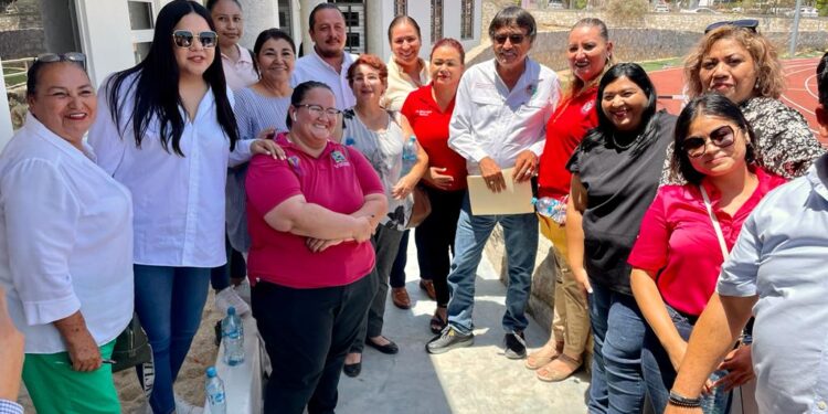 En términos de lo establecido por el artículo 105 de la Ley Orgánica del Gobierno Municipal, el pleno del Honorable Cabildo de Los Cabos aprobó por mayoría de votos la remoción de la titular del Instituto de las Mujeres de Los Cabos (IMMLC) Ma. Del Rosario Díaz Cinco