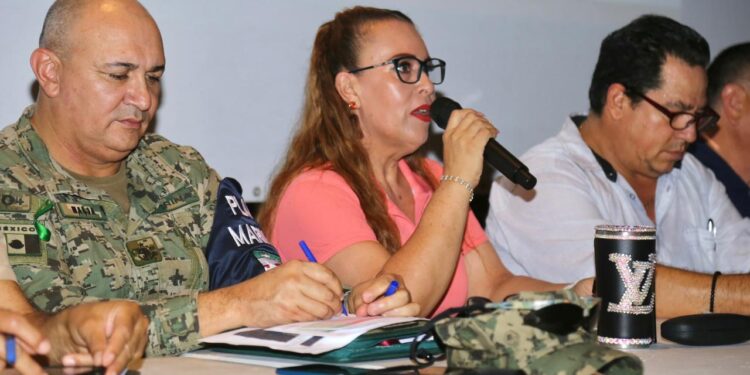 El Consejo Municipal de Protección Civil en Los Cabos conformado por autoridades y dependencias de los tres órdenes de Gobierno, autorizó en sesión permanente la apertura de 21 refugios temporales dentro del Plan A distribuidos en toda la geografía municipal