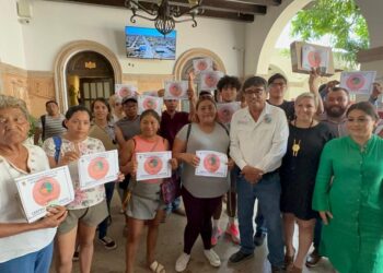 El alcalde de Los Cabos Oscar Leggs Castro tuvo a bien hacer entrega de apoyos sociales en San José del Cabo