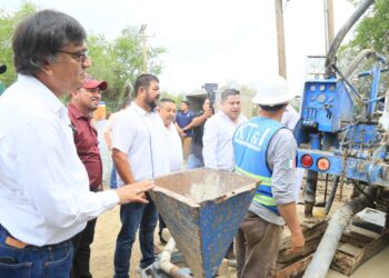 Durante el arranque de la obra de perforación y relocalización del pozo Las Casitas, iniciarán los trabajos para la construcción de una estructura destinada al almacenamiento de agua en dicha comunidad.