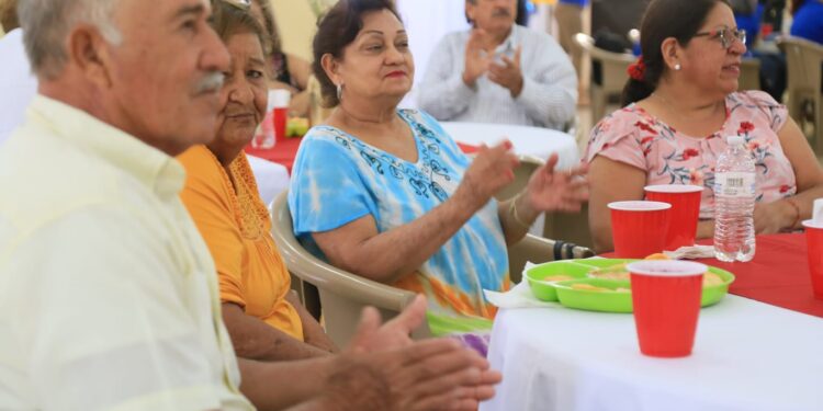 El Sindicato de Burócratas Sección Los Cabos que encabeza Marisela Montaño Peralta, festejó a las y los abuelos jubilados con motivo del Día del Abuelo en México, que se celebra este próximo 28 de agosto