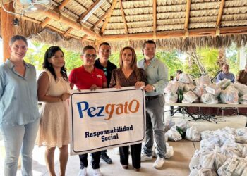El Sistema Municipal DIF Los Cabos que encabeza la presidenta honoraria Flora Aguilar de Leggs y el director general Sergio Armando Sánchez Lizárraga, la mañana de este martes recibieron el donativo de 70 apoyos alimenticios a través de la empresa socialmente responsable Pez Gato