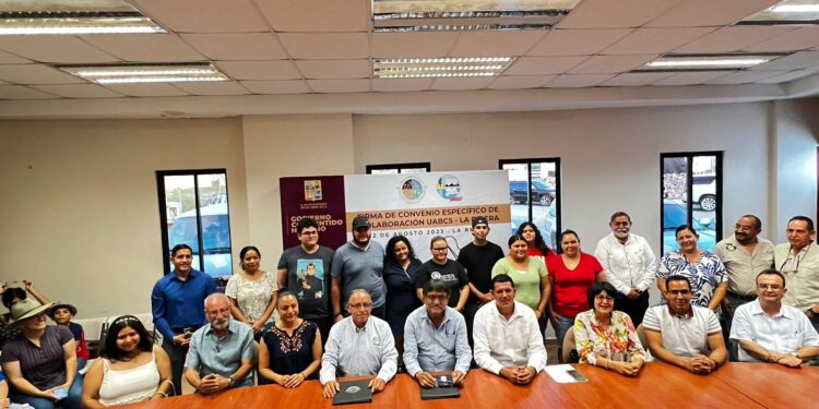 El alcalde de Los Cabos Oscar Leggs Castro, tuvo a bien celebrar la firma de un acuerdo con el rector de la Universidad Autónoma de Baja California Sur (UABCS), Dante Salgado González