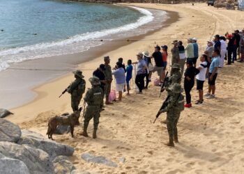 Demostración de operaciones en la mar 2030, con la finalidad de que la población conozca como se proporciona seguridad y vigilancia para proteger la integridad de vacacionistas tanto nacionales como extranjeros