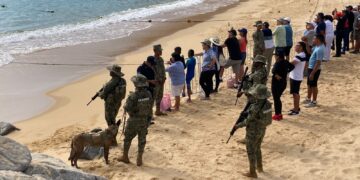 Demostración de operaciones en la mar 2030, con la finalidad de que la población conozca como se proporciona seguridad y vigilancia para proteger la integridad de vacacionistas tanto nacionales como extranjeros