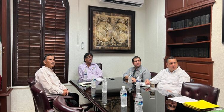 El alcalde del XIV Ayuntamiento de Los Cabos, Oscar Leggs Castro enfatizó que la actual Administración brindará las facilidades necesarias para que el Instituto Mexicano del Seguro Social (IMSS), construya el nuevo Hospital General Regional