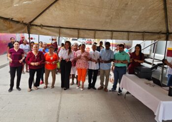 Realizó el corte del listón del inicio de las Brigadas Médicas en la colonia Caribe en Cabo San Lucas