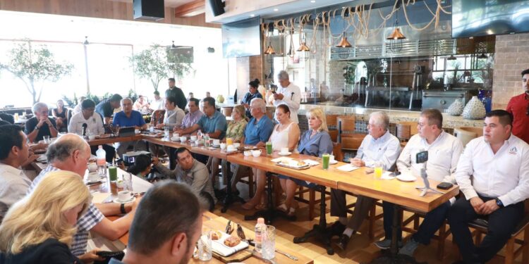 El director general de Agua Potable, Ismael Rodríguez Piña, dio a conocer los avances importantes de los proyectos hídricos para dotar de más agua a las familias de Los Cabos y reducir el tandeo en Cabo San Lucas