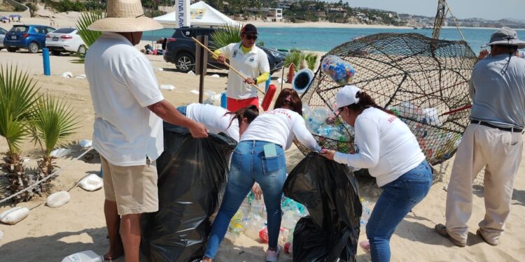 El municipio de Los Cabos es uno de los destinos turísticos en México apegado a la iniciativa de la recolección de plásticos en las playas y crear consciencia