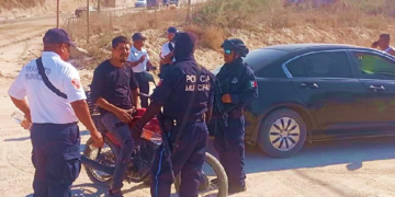 Con el propósito de prevenir actividades antisociales o delictivas que atenten contra la seguridad de la ciudadanía, la Dirección de Seguridad Pública, Policía Preventiva y Tránsito Municipal a cargo del Ing. Jesús Antonio Gómez Rodríguez, implementa de manera continua el operativo “Motos sin placas y vehículos polarizados”