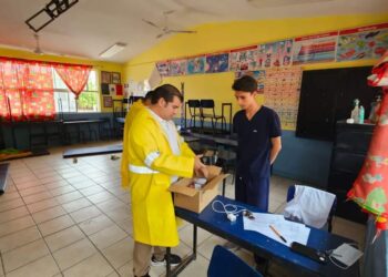 La presencia del mosco transmisor de dengue es mayor, por lo que la XIV Administración del municipio de Los Cabos ha iniciado una intensa campaña de fumigación en distintas colonias