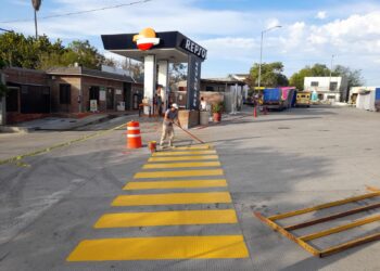 El equipo de Operación y Mantenimiento de la Dirección General de Seguridad Pública, Policía preventiva y Tránsito Municipal, continúa llevando a cabo un plan de mantenimiento vial constante.