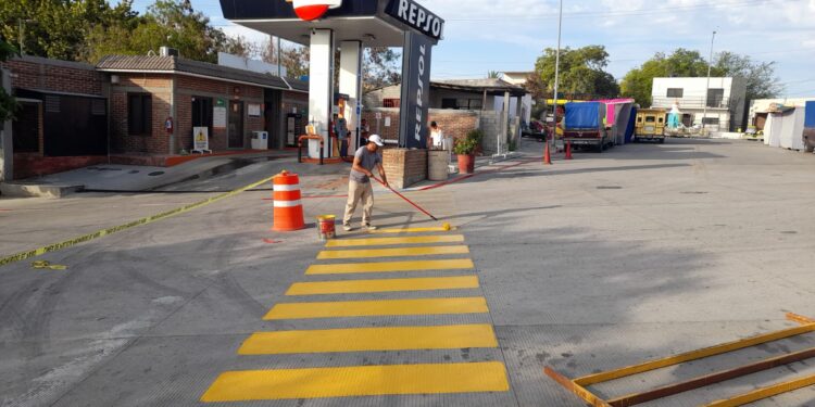 El equipo de Operación y Mantenimiento de la Dirección General de Seguridad Pública, Policía preventiva y Tránsito Municipal, continúa llevando a cabo un plan de mantenimiento vial constante.