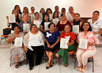 Se han brindado diversos cursos y talleres a las personas servidoras públicas para enriquecer los conocimientos y profesionalizar el trato a la comunidad.