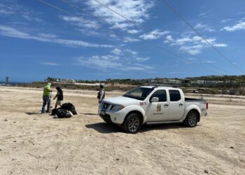 Retiran exceso de basura en la playa El TULE derivado de un evento de off Road que se realizo el fin de semana pasado